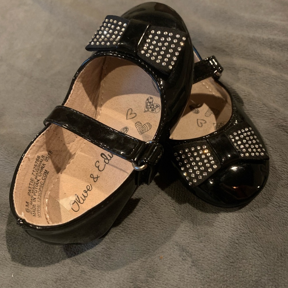 EUC Baby Girl Size 6 Olive and Edie Patent Black Mary Jane with Rhinestone Bow